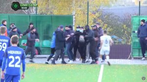 Фанаты ФК «Сумы» устроили драку на поле во время матча второй лиги