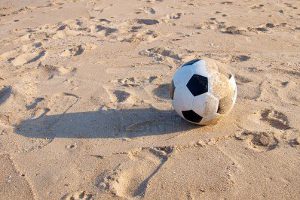Сумчане проводят Кубок города по пляжному футболу