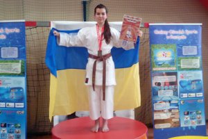Девочка с Сумщины завоевала золотую медаль на чемпионате Европы по госоку рю карате