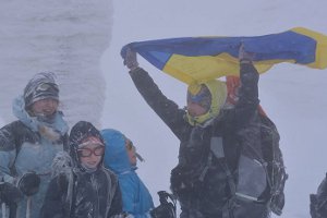 Сумские альпинисты спели гимн Украины на Говерле (видео)