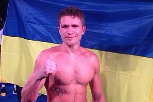 Сумчанин Тарас Шелестюк выиграл поединок с российским боксером (видео)