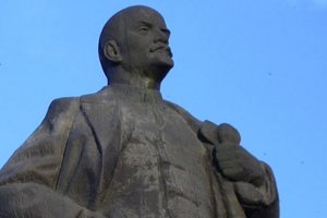 Балога предлагает запретить новые памятники Ленину, а старые – снести