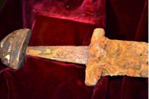 Завершилась реставрация меча Князя Святослава, найденного в Запорожье