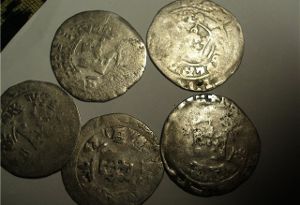 На Волыни археологи нашли средневековые доллары