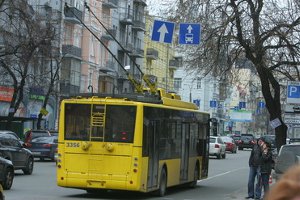 В Киеве гаишники поймали пьяного водителя троллейбуса