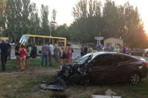 Авария с маршруткой в Херсоне: пассажиры вылетали из окон