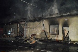 В Мукачево после пожара на складе нашли тело, личность устанавливается