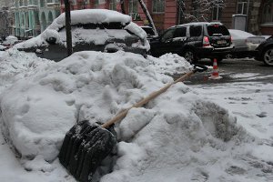 В Украиине снегопад заблокировал проезд к 105 населенным пунктам