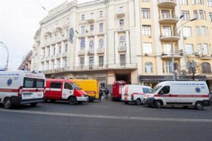 Мощный взрыв превратил киевский элитный ресторан «Апрель» в руины