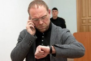 Власенко отказали в выезде из «Борисполя» на дебаты в Европарламент
