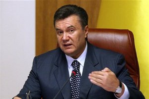 Янукович поздравил сотрудников ракетно-космической сферы