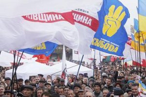 В Киеве оппозиция проводит марш против политики Януковича