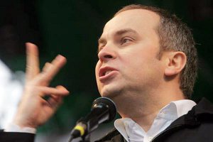Шуфрич требует от оппозиции извинений за снежки в регионалок под ВР