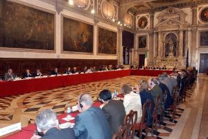 Венецианская комиссия раскритиковала закон о референдуме