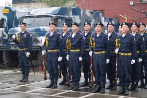 Азаров поздравил «мужественных людей» с Днем внутренних войск МВД