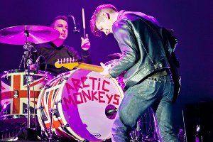 Arctic Monkeys и Hurts приедут в Москву на «Субботник»