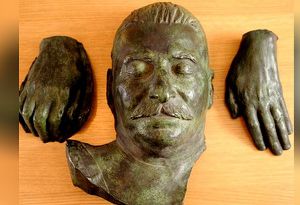 Продана посмертная маска Сталина
