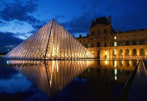 Лувр — самый посещаемый музей