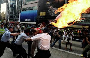 В Китае проходят массовые антияпонские демонстрации