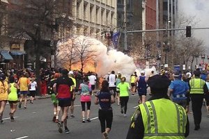 Взрывы на марафоне в Бостоне официально признаны терактом