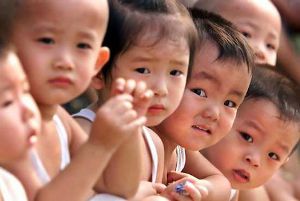 В Китае мужчина с тесаком напал на детский сад