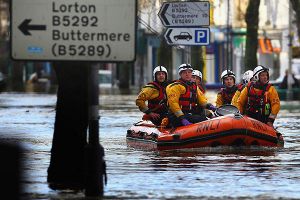 В Великобритании эвакуируют жителей из-за сильных ливней