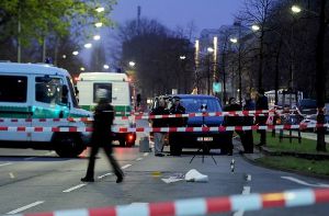 В Берлине мужчина расстрелял компанию молодых людей