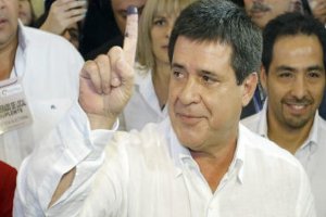 На выборах президента Парагвая победил оппозиционер Орасио Картес