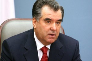 Таджикский президент помиловал 70 военнослужащих