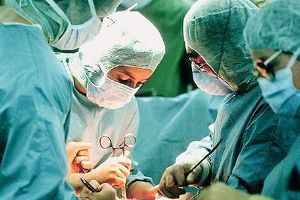 В Турции женщине имплантировали искусственное сердце