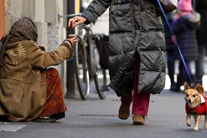 Более 2-х млн поляков живут за гранью бедности