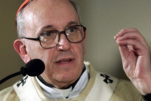 Папу Римского просят открыть архивы Ватикана для поиска пропавших детей