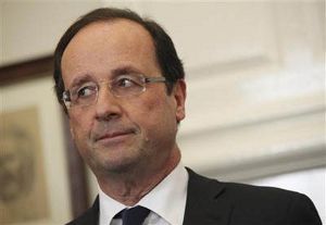Глава Франции запретил свободную продажу презервативов