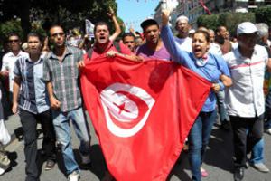 Все рейсы в Тунис отменили из-за протестов