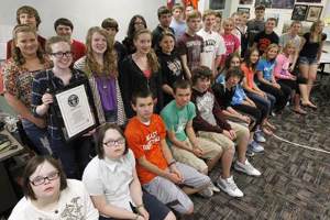 Школа в США с 24 парами близнецов в одном классе хочет побить мировой рекорд