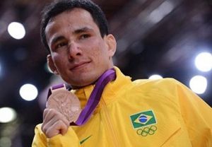 Бразилец с медалью Олимпиады неудачно сходил в душ