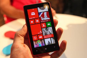 Телефон Nokia Lumia 820