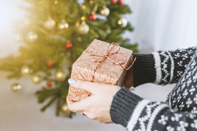 Як не допустити помилок при виборі та врученні подарунка до Нового року