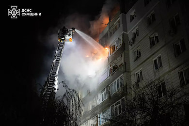 У Сумах продовжується ліквідація наслідків нічного ворожого удару