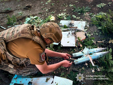 У Сумах поліцейські вибухотехніки знешкодили ворожий БпЛА з двома бойовими частинами