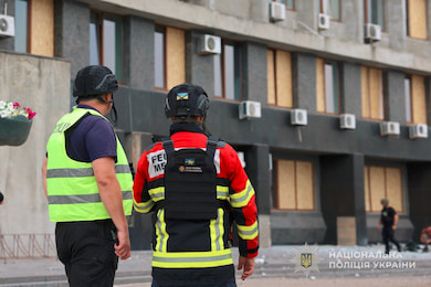 У Сумах — чергове влучання безпілотника у будівлю Сумської ОДА