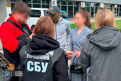 СБУ викрила посадовицю сумського вишу, яка вимагала хабарі за успішний захист дисертацій