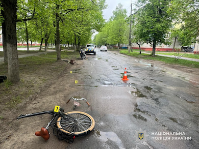 У Шостці неповнолітній мотоцикліст наїхав на літню жінку на велосипеді