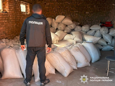 Правоохоронці Сумщини викрили незаконний бізнес з обробки та продажу тютюну в промислових масштабах