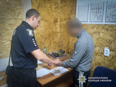 У Бурині чоловік увірвався до будинку 82-річної жінки та пограбував її