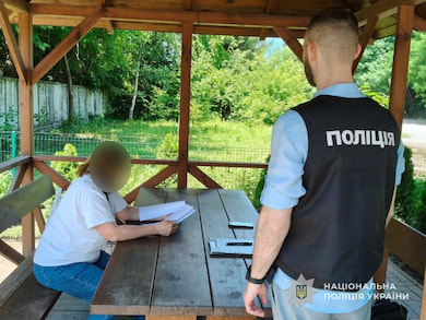 Підприємство промислового залізничного транспорту через заступницю директора Сумської філії зазнало збитків на понад 1,2 млн грн
