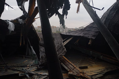 У Сумах ворог поцілив безпілотником по будівлі Перинатального центру