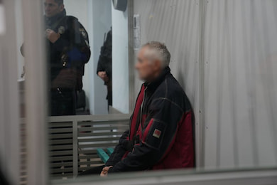 У Зарічному суді пройшло засідання щодо обрання запобіжного заходу підозрюваному у стрілянині на Заливній