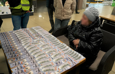Викрили мешканку Сумського району, яка організувала схему переправлення чоловіків через кордон