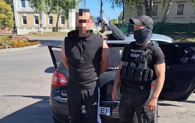 На Сумщині чоловік намагався за 10 тисяч доларів замовити вбивство колишньої співмешканки